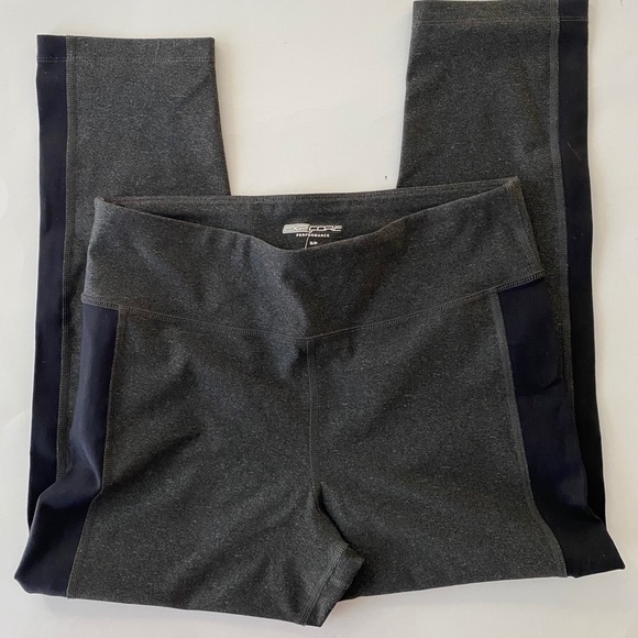 Express Core Performance capris - Picture 1 of 6